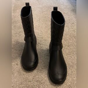 Women’s Size 8 Black Quilted Rain Boots